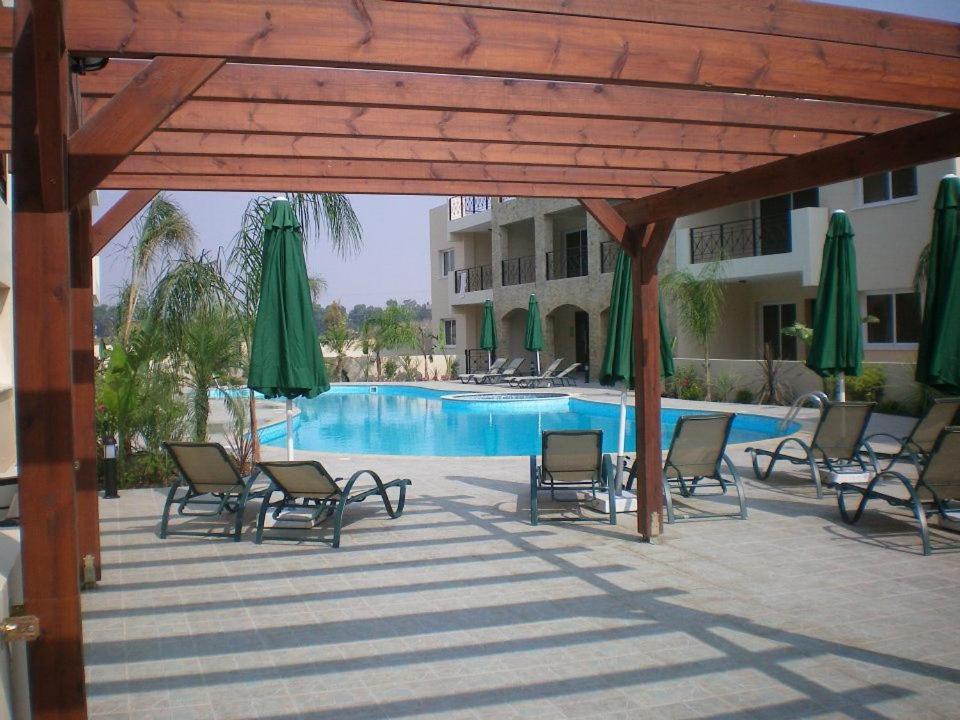 104 Excellent 2 Bed Apartment With Pool View, Ac & Gym! Perivólia Esterno foto